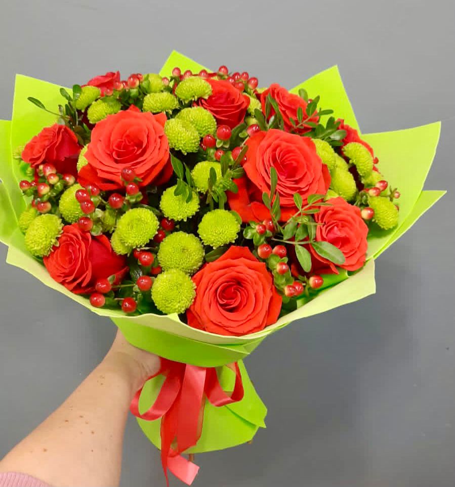 Букет цветов из: Хризантемы и Розы в Новокуйбышевске Самарская область