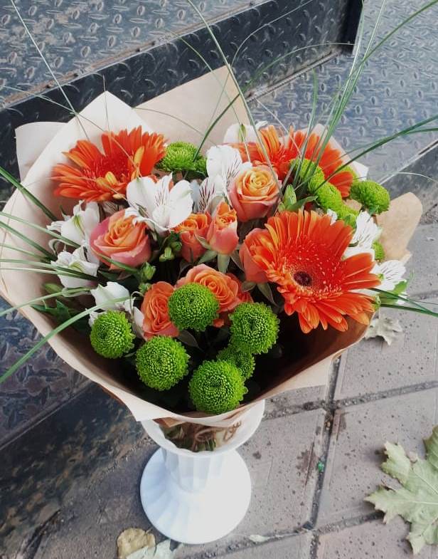 Букет цветов из: Герберы, Хризантемы, Альстромерии и Розы в Новокуйбышевске Самарская область
