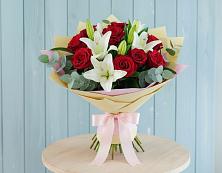 Букет цветов из:  Лилии и Розы в Новокуйбышевске Самарская область