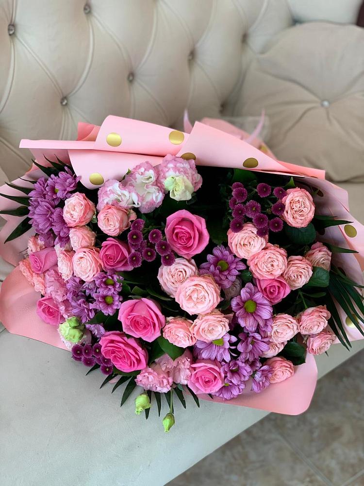 Букет цветов из: Хризантемы, Розы и Лизиантусы в Новокуйбышевске Самарская область