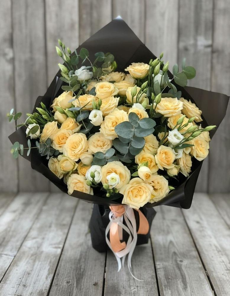 Букет цветов из: Розы и Лизиантусы в Новокуйбышевске Самарская область