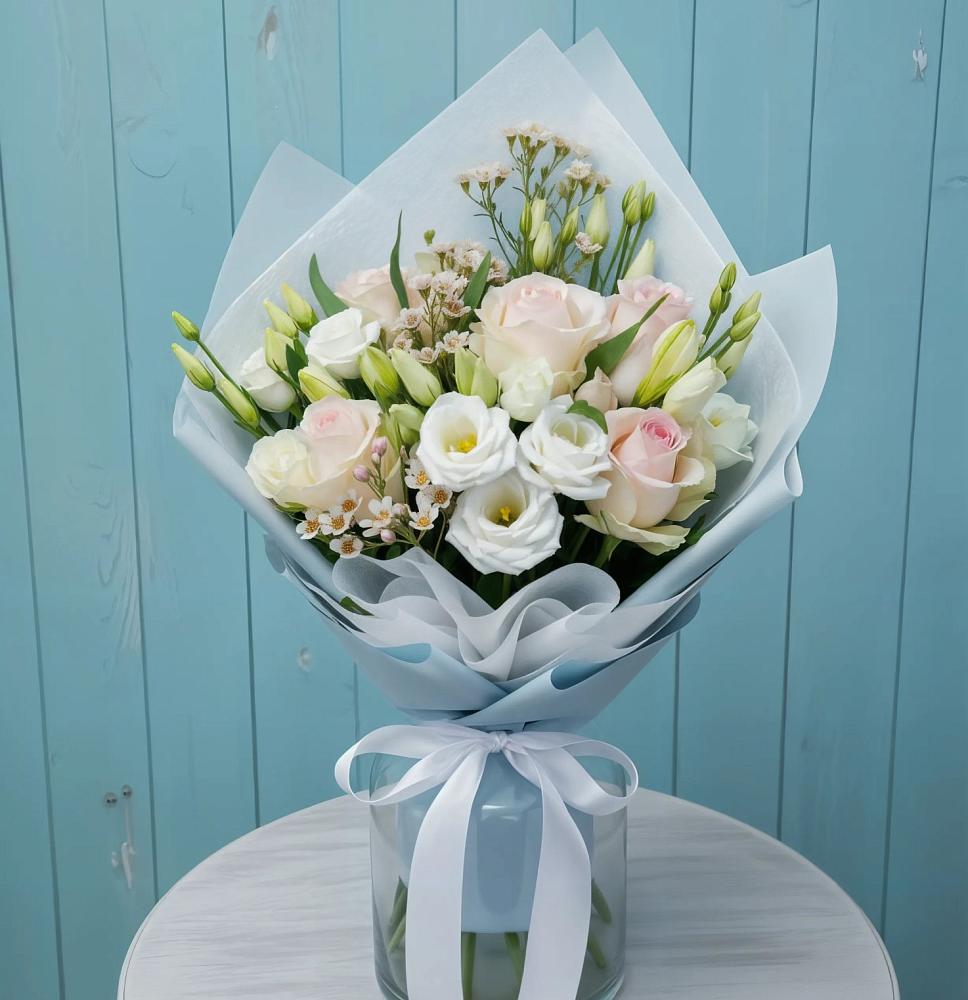 Букет цветов из: Розы и Лизиантусы в Новокуйбышевске Самарская область