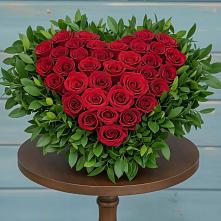 Цветочная композиция из Розы в виде сердца в Новокуйбышевске Самарская область