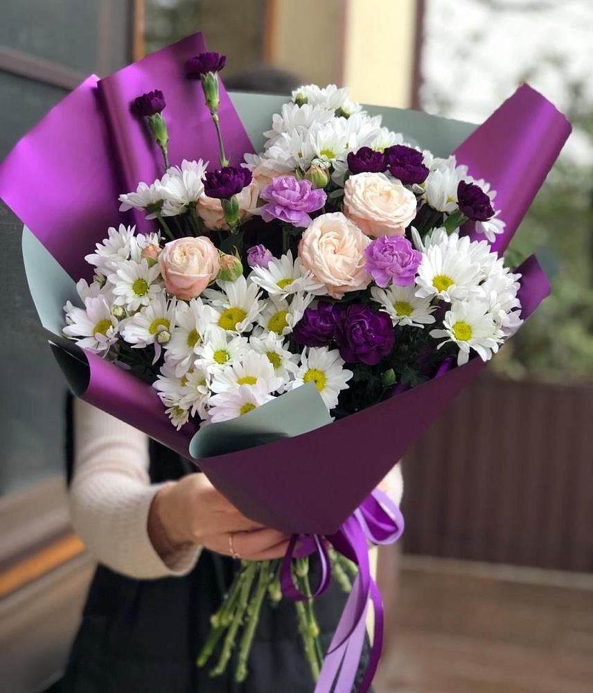 Букет цветов из: Хризантемы, Гвоздики и Розы в Новокуйбышевске Самарская область