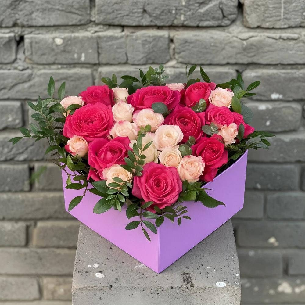 Цветочная композиция из Розы в коробке в Новокуйбышевске Самарская область