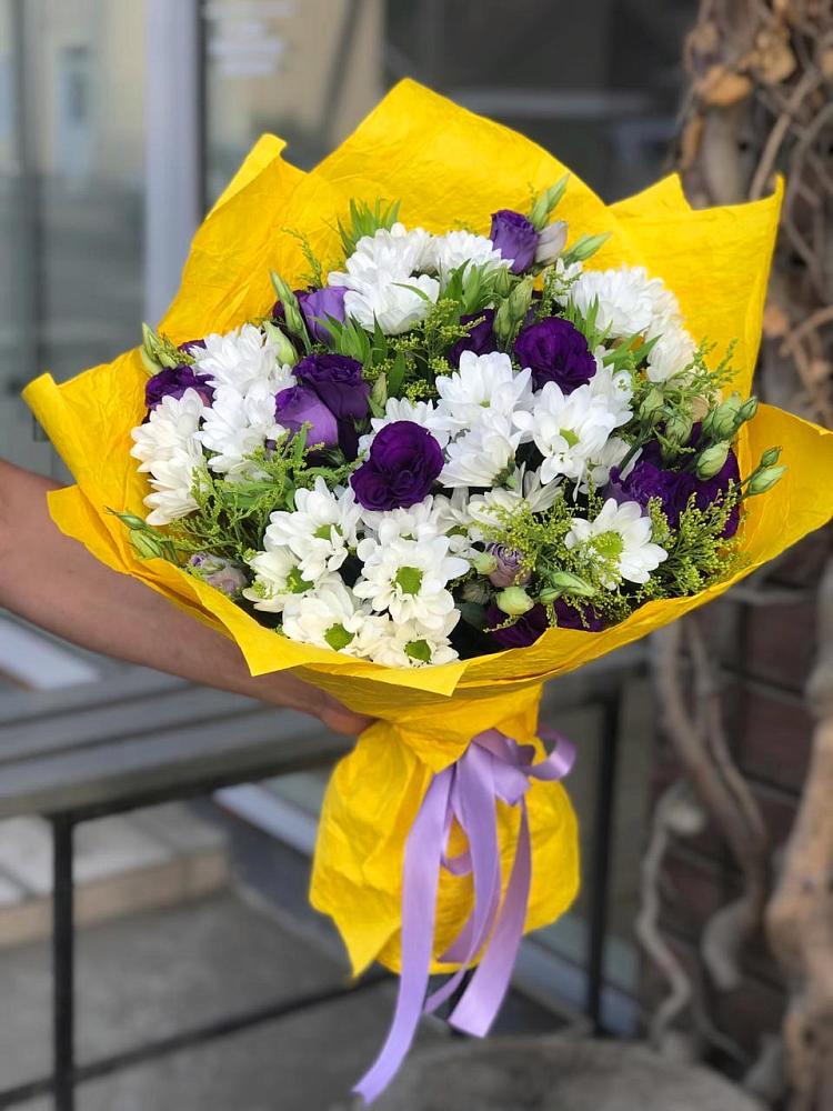 Букет цветов из: Ирисы, Хризантемы и Ромашки в Новокуйбышевске Самарская область