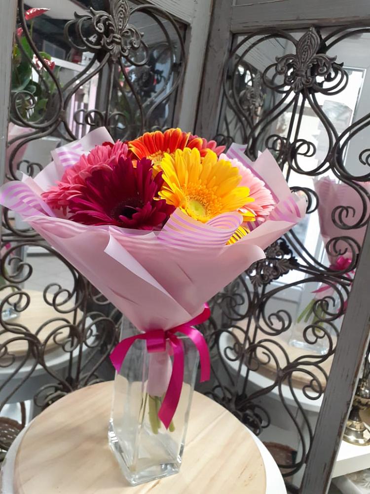 Букет цветов из: Герберы в Новокуйбышевске Самарская область