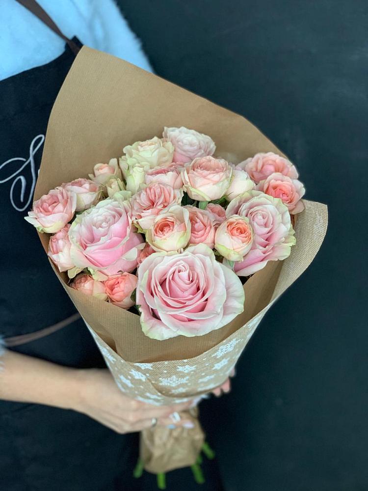 Букет цветов из: Хризантемы и Розы в Новокуйбышевске Самарская область