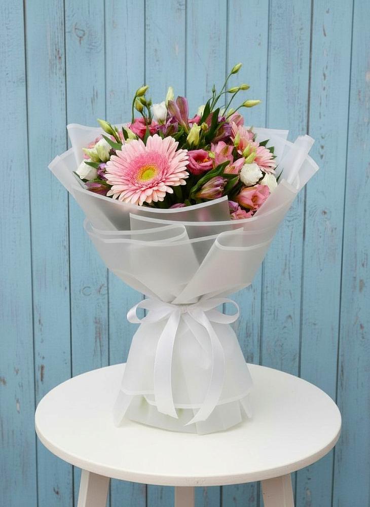 Букет цветов из: Герберы, Альстромерии и Лизиантусы в Новокуйбышевске Самарская область