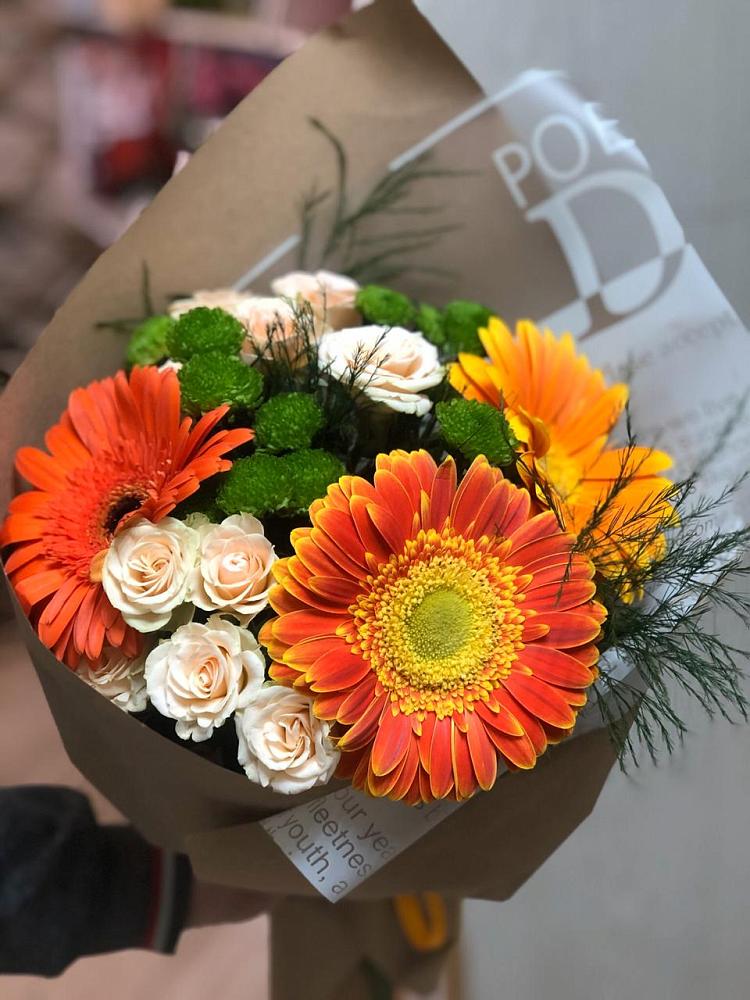 Букет цветов из: Герберы, Хризантемы и Розы в Новокуйбышевске Самарская область
