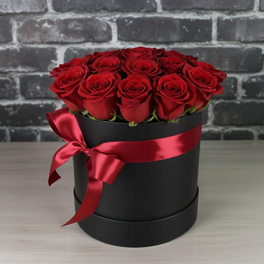 Цветочная композиция из Розы в шляпной коробке в Новокуйбышевске Самарская область