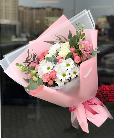 Букет цветов из: Розы, Лизиантусы и Хризантемы в Новокуйбышевске Самарская область