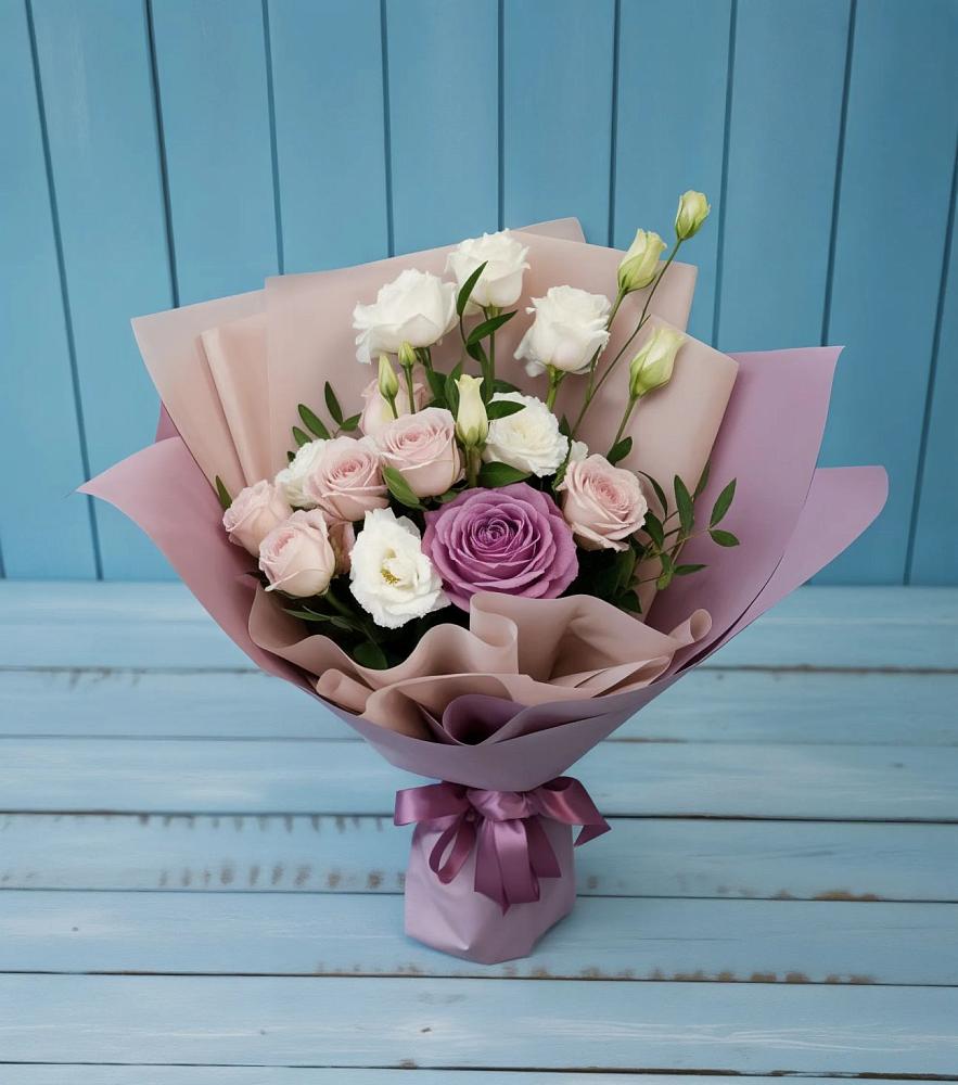 Букет цветов из: Розы и Лизиантусы в Новокуйбышевске Самарская область